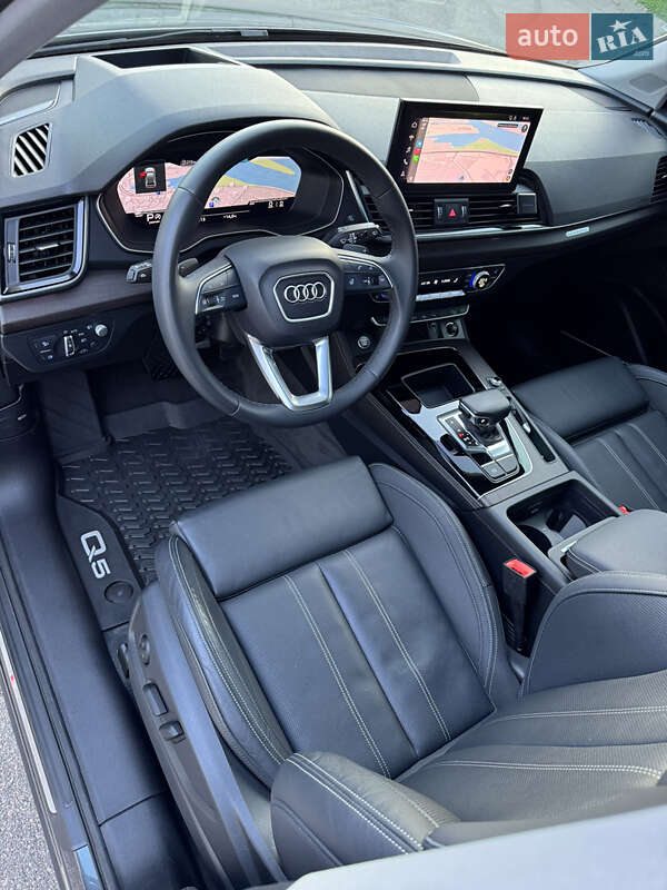 Внедорожник / Кроссовер Audi Q5 2021 в Киеве