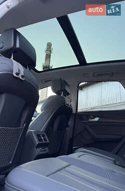 Внедорожник / Кроссовер Audi Q5 2021 в 