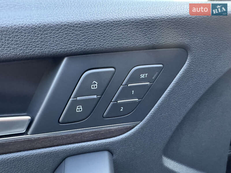 Внедорожник / Кроссовер Audi Q5 2021 в Киеве