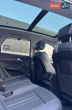 Внедорожник / Кроссовер Audi Q5 2021 в 