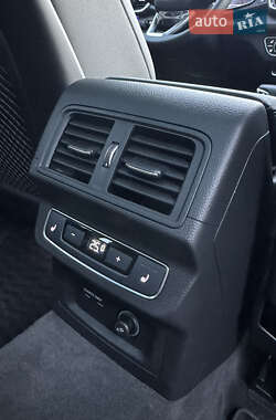 Внедорожник / Кроссовер Audi Q5 2021 в 
