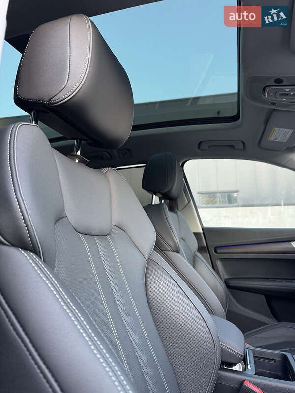 Внедорожник / Кроссовер Audi Q5 2021 в Киеве
