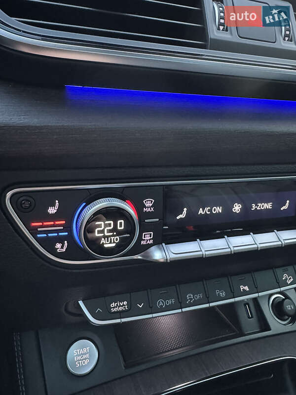 Внедорожник / Кроссовер Audi Q5 2021 в Киеве