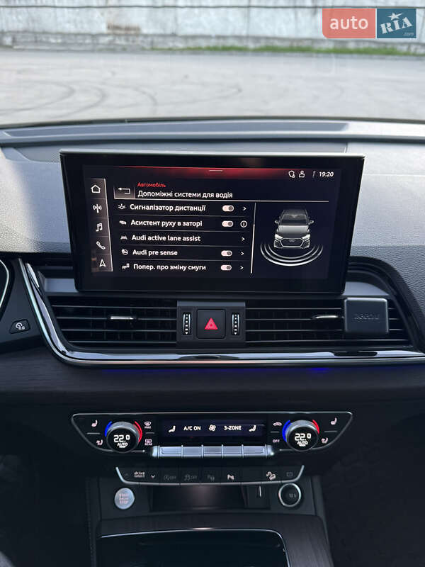 Внедорожник / Кроссовер Audi Q5 2021 в Киеве