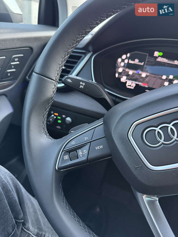Внедорожник / Кроссовер Audi Q5 2021 в Киеве