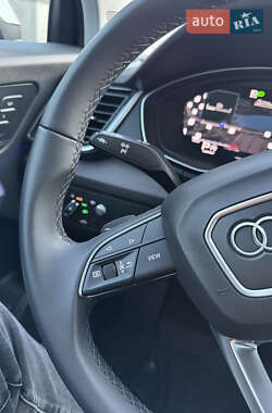 Внедорожник / Кроссовер Audi Q5 2021 в 