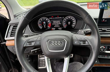 Внедорожник / Кроссовер Audi Q5 2021 в 