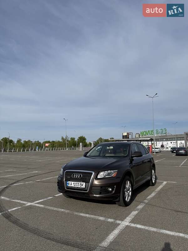 Внедорожник / Кроссовер Audi Q5 2011 в Киеве