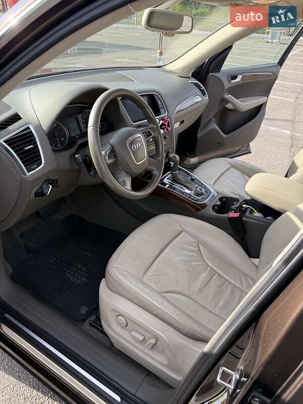 Внедорожник / Кроссовер Audi Q5 2011 в Киеве