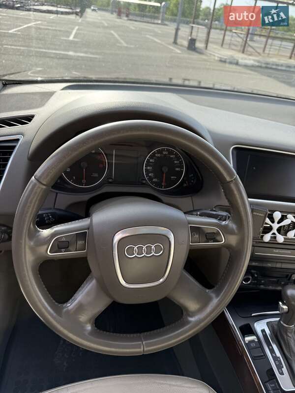 Внедорожник / Кроссовер Audi Q5 2011 в Киеве