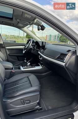 Позашляховик / Кросовер Audi Q5 2022 в 