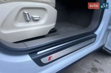 Позашляховик / Кросовер Audi Q5 2015 в 