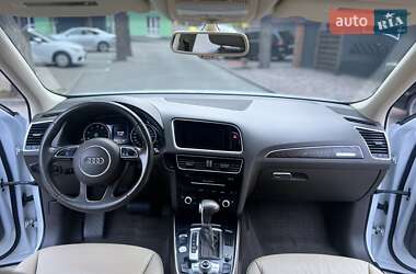 Позашляховик / Кросовер Audi Q5 2015 в 