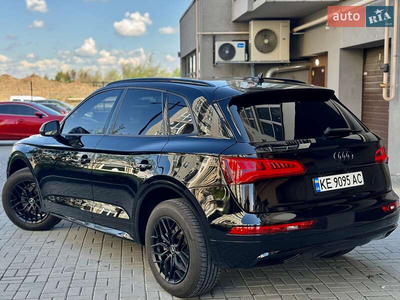 Позашляховик / Кросовер Audi Q5 2017 в Києві