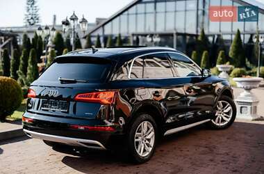 Позашляховик / Кросовер Audi Q5 2020 в 
