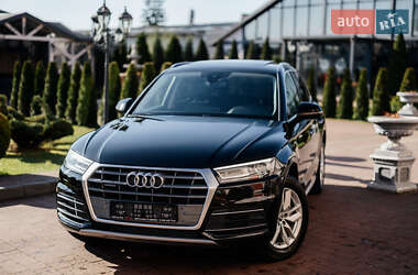 Позашляховик / Кросовер Audi Q5 2020 в 