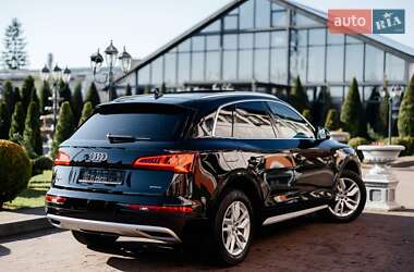 Позашляховик / Кросовер Audi Q5 2020 в 