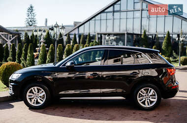 Позашляховик / Кросовер Audi Q5 2020 в 