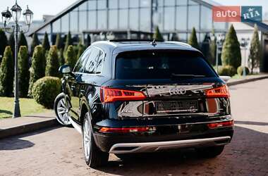 Позашляховик / Кросовер Audi Q5 2020 в 