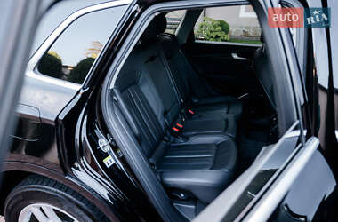 Позашляховик / Кросовер Audi Q5 2020 в 