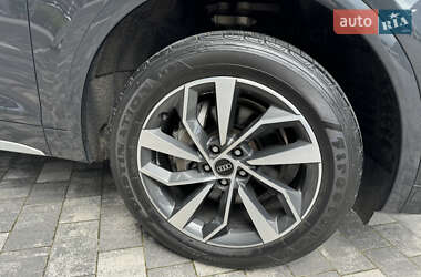 Внедорожник / Кроссовер Audi Q5 2020 в 
