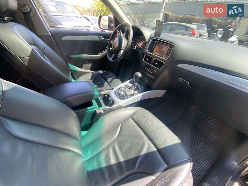 Внедорожник / Кроссовер Audi Q5 2010 в Хмельницком