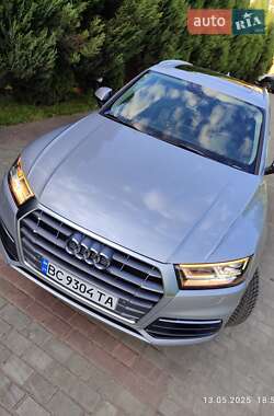 Позашляховик / Кросовер Audi Q5 2017 в Львові