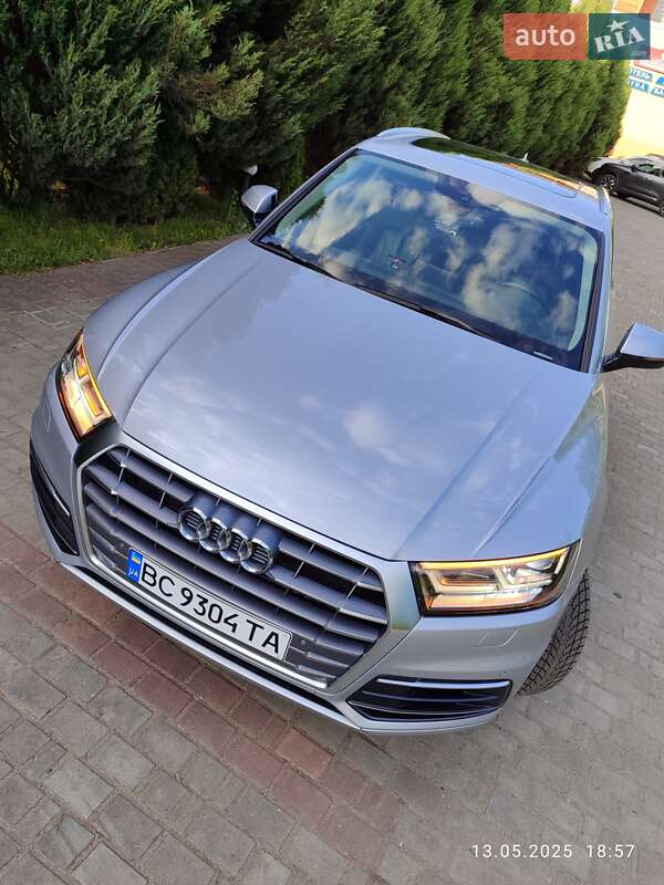 Внедорожник / Кроссовер Audi Q5 2017 в Львове