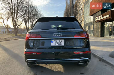 Внедорожник / Кроссовер Audi Q5 2021 в 