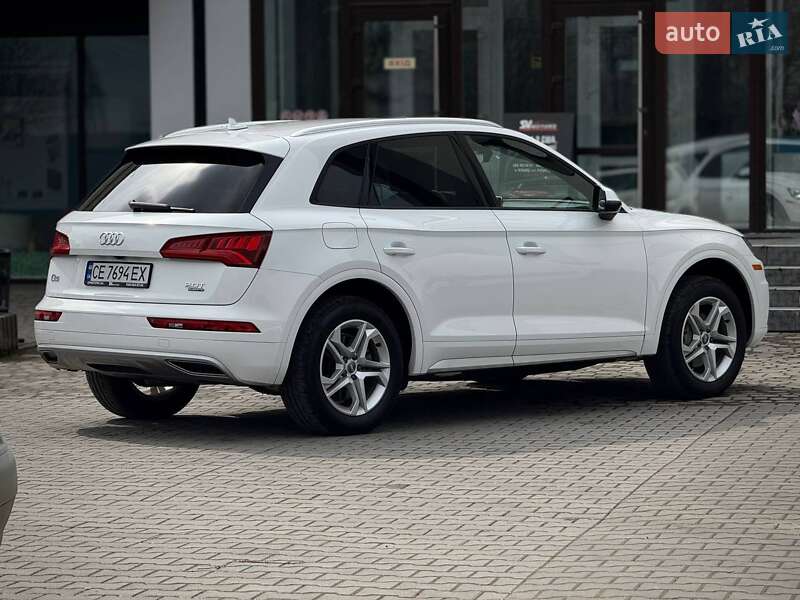 Позашляховик / Кросовер Audi Q5 2018 в Чернівцях