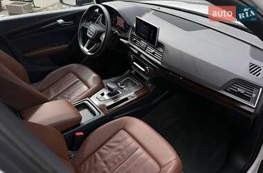 Внедорожник / Кроссовер Audi Q5 2018 в 
