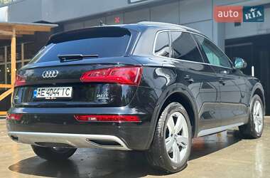 Внедорожник / Кроссовер Audi Q5 2018 в 