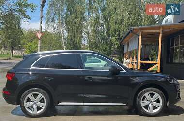 Внедорожник / Кроссовер Audi Q5 2018 в 