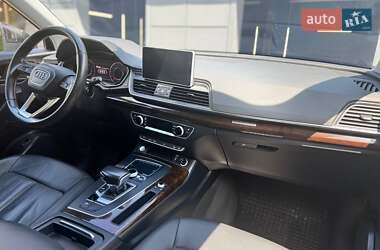 Внедорожник / Кроссовер Audi Q5 2018 в 