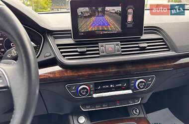 Внедорожник / Кроссовер Audi Q5 2018 в 