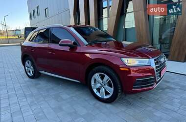 Внедорожник / Кроссовер Audi Q5 2018 в 
