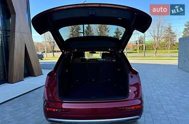 Внедорожник / Кроссовер Audi Q5 2018 в 