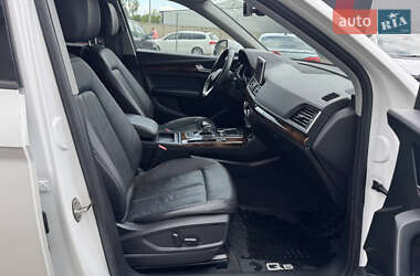 Позашляховик / Кросовер Audi Q5 2018 в 