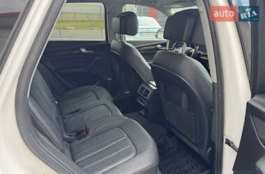 Позашляховик / Кросовер Audi Q5 2018 в 