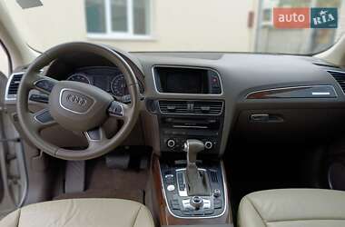 Позашляховик / Кросовер Audi Q5 2015 в 