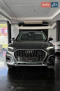 Внедорожник / Кроссовер Audi Q5 2022 в 