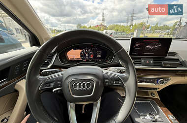 Внедорожник / Кроссовер Audi Q5 2017 в 