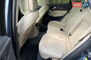 Внедорожник / Кроссовер Audi Q5 2017 в 