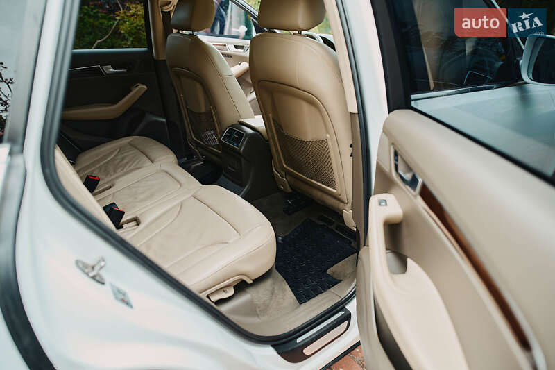 Внедорожник / Кроссовер Audi Q5 2011 в Камне-Каширском