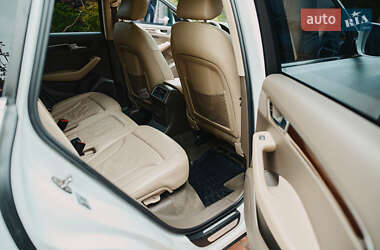 Внедорожник / Кроссовер Audi Q5 2011 в 