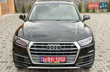 Внедорожник / Кроссовер Audi Q5 2018 в 