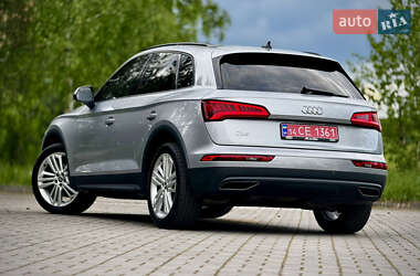 Позашляховик / Кросовер Audi Q5 2020 в 