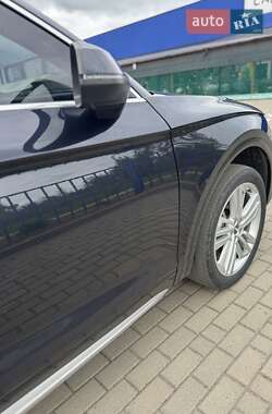Внедорожник / Кроссовер Audi Q5 2020 в 