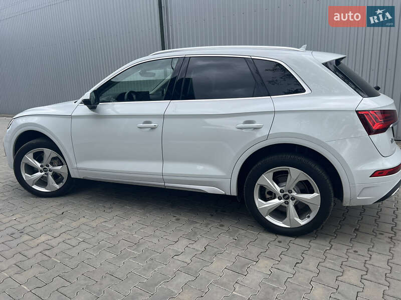 Позашляховик / Кросовер Audi Q5 2021 в Стрию