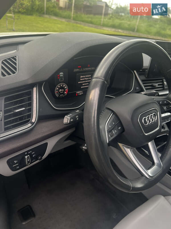 Позашляховик / Кросовер Audi Q5 2021 в Стрию